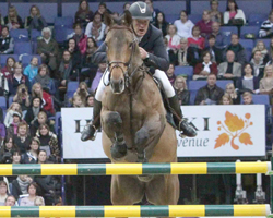 Der Franzose Roger Yves Bost gewann beim Internationalen Weltcup-Springturnier (CSI-W) im finnischen Helsinki die zweite Wertungsprüfung des Weltcups Springen der Saison auf Castle Forbes Myrtille Paulois: Foto:Tapio Mäenpää