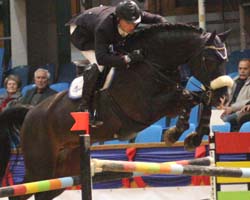 Sieger im Großen Preis wurde Dirk Klapptoth aus Braunschweig mit Graf Moritz. Foto: Lohrmann