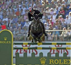 Das angehangene Foto zeigt Eric Lamaze (Kanada) im Sattel von Hickstead beim ROLEX Grand Prix 2010. Es kann rechtefrei verwendet werden (Foto: ALRV/Strauch).