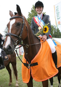 Theresa Beste - Landesmeisterin Springen Junioren. Foto: Jutta Wego