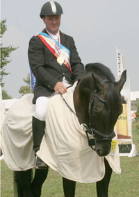 Ralf Gramenz - Landesmeister Springen L-KLlasse Ü40. Foto: Jutta Wego