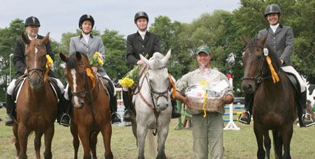 Das Groß Vielener Siegerteam im Mannschaftsspringen: v.l. Theodor Schröder, Susanne Otterstein, Mandy Barth, Steffi Rösler. Foto: Jutta Wego