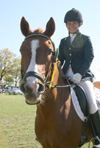 Jolanda Becker gewann in Laage die Qualifikation zum IG-Pony-Dressur-Cup auf Diskaro und eine weitere A-Dressur. Jolanda Becker gewann in Laage die Qualifikation zum IG-Pony-Dressur-Cup auf Diskaro und eine weitere A-Dressur.