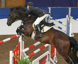 Philipp Makowei holte mit Athos eines der Hauptspringen am Sonntag in seinen heimatlichen Stall.