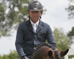 Der 45-jährige Hauke Luther gewann auf dem siebenjährigen Hengst Callboy die 1. Qualifikation zur Youngster-Tour in Verden. Foto: Wego Der 45-jährige Hauke Luther gewann auf dem siebenjährigen Hengst Callboy die 1. Qualifikation zur Youngster-Tour in Verden. Foto: Wego