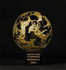 Trophäe des prestigeträchtigsten Trabrennen der Welt: Der "Prix d’Amerique" 2003 von "Abano As", dem gewinnreichsten und schnellsten deutschen Traber aller Zeiten. Foto: © Esch/Gestüt Alwin Schockemöhle