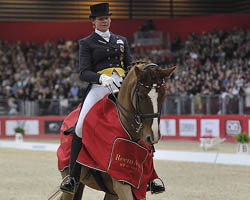 Ulla Salzgeber hat mit Herzruf's Erbe die Weltcup Kür 2011 in Neumünster gewonnen. Foto: Kit Houghton