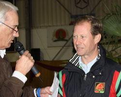Star des Turniers war der Weltranglisten Erste Rol-Göran Bengtsson, hier im Gespräch mit Derby-Moderator Christian Graf zu Plettenberg. Foto: Jutta Wego