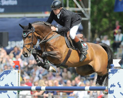 Nick Skelton machts noch mal - nach der Qualifikation auf Carlo gewann er mit Big Star auch den Großen Preis von Hamburg, die Qualifikation zur Global Champion Tour. Foto: Fieler