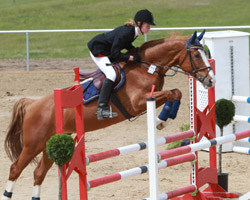 Das A-Springen für Junioren gewann Hanna Nagel im Stechen auf Larissa. Foto: Wego