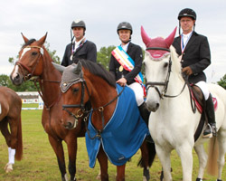 Medaillengewinner der Senioren Springreiter: v.l. Karsten Krohn, Kathrin Wollert, Norbert Schwedt. Foto: Wego