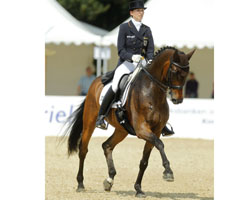 Anabel Balkenhol - hier mit Rubin Royal - war die erste deutsche Starterin im Grand Prix Spezial von London und verließ das Viereck auf Dablino mit 73,032 Prozentpunkten.