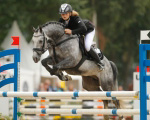 Jaqueline Bührmann hat das fünfjährige Springpony Crack-P WE v. Charivari / Gracieux zum Bundeschampion geritten. Jaqueline Bührmann hat das fünfjährige Springpony Crack-P WE v. Charivari / Gracieux zum Bundeschampion geritten.