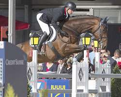 Bei den Fünfjährigen Pferden siegte in Lanaken bei der Weltmeisterschaft der jungen Springpferde die Holsteiner Con Air-Tochter Con Cara unter ihrem Reiter Toni Hassmann (Lienen). Foto: Dirk Caremans