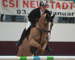 Thomas Kleis gewann mit Questa Vittoria das internationale Hauptspringen am 2. Tag beim CSI Neustadt-Dosse. Foto: Jutta Wego