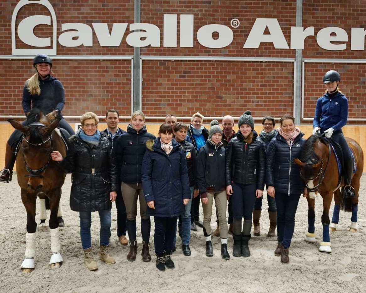 Ein herzliches DANKESCHÖN an die NÜRNBERGER Versicherung für den Dressurlehrgang bei Heike Kemmer in Güstrow. Foto: Florian Schloten