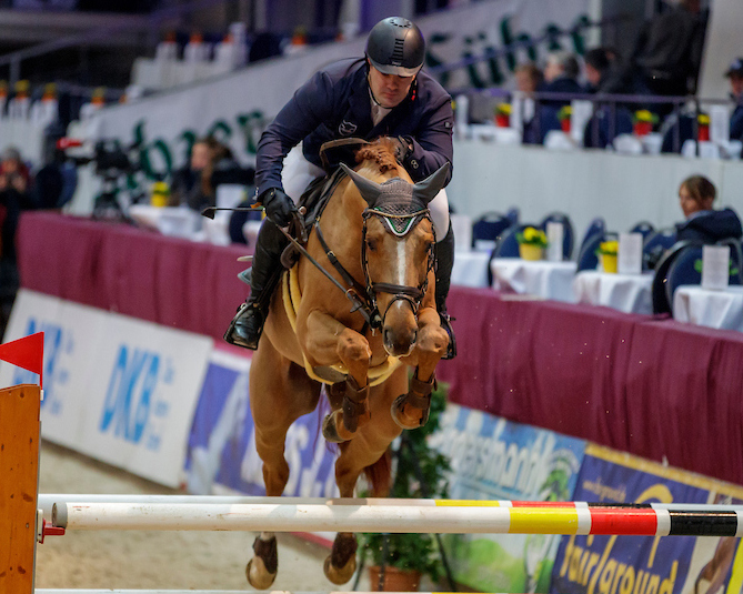 Benjamin Wulschner und der Comme il faut-Sohn Comthago II SR – zweimal siegten sie beim CSI in Damme und seit Oktober nun schon zum sechsten Ma in den Youngster-Springen. Foto: Lafrentz