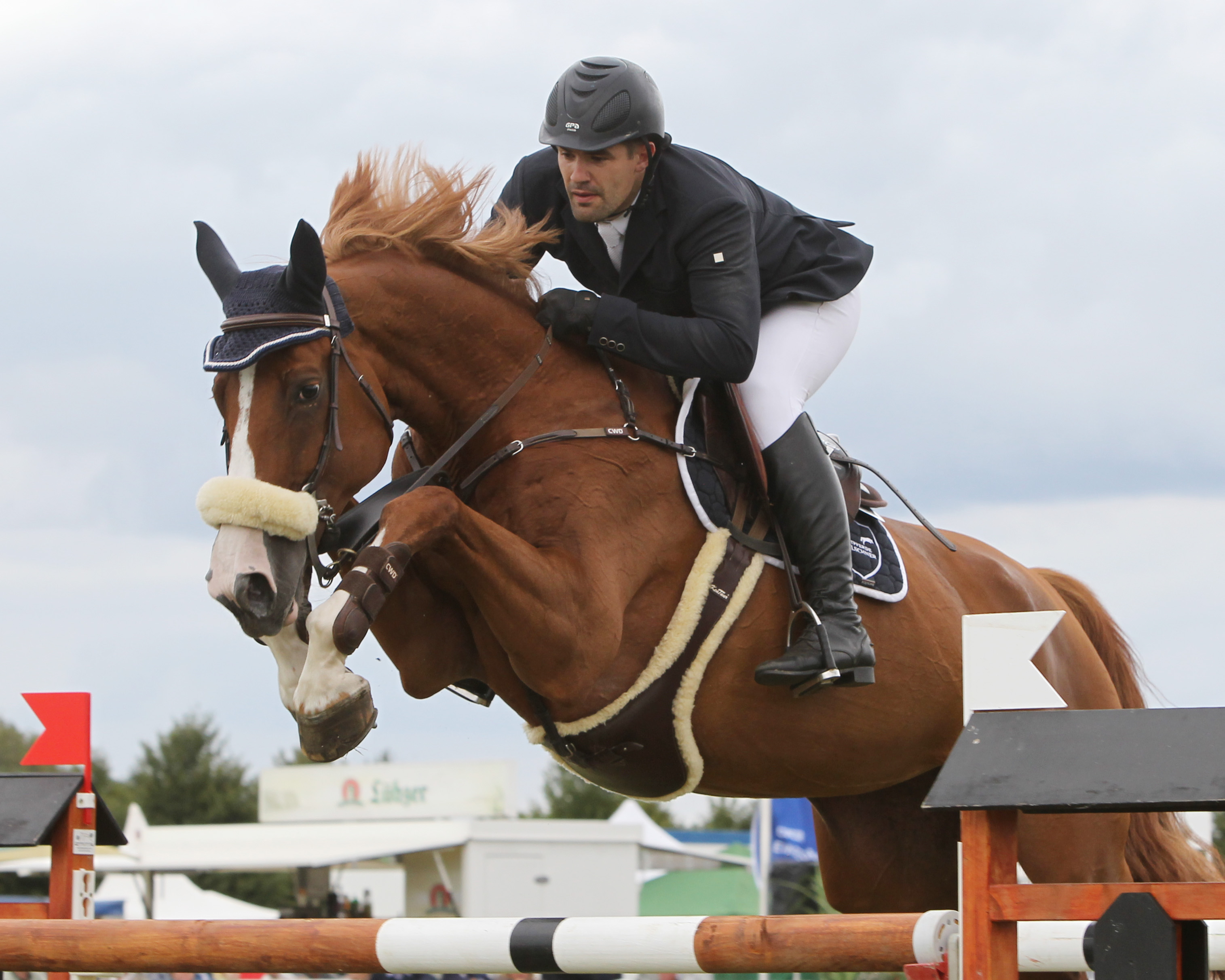 Der 31-jährige Benjamin Wulschner vom Kastanienhof in Cramon bei Hohen Wangelin wurde im Championat von Wipperführt (bei Köln) auf Pure Boy T Zweiter und Dritter auf Bangkpk Girl PP (Foto). Foto: Jutta Wego