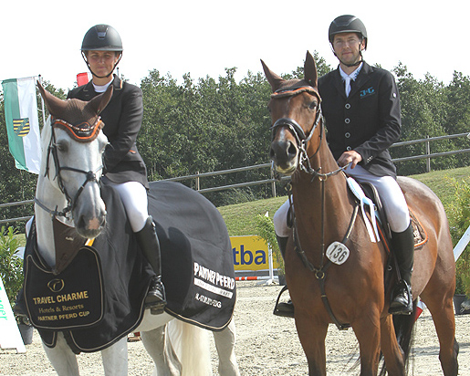 Am Wochenende ihres 6. Hochzeitstages war das Ehepaar Anna Ebel-Jürgens und Ulf Ebel das erfolgreichste bei der 1. OSTSEE TROPHY in Hof Redentin. Foto: Jutta Wego