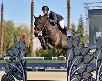Der 40-jährige Christian Heineking aus Strasen bei Neustrelitz, der in Texas lebt, war am Wochenende beim internationalen Springturnier in Thermal (Kalifornien) erfolgreich und gewann am Freitag das mit 36.000 USD dotierte erste Springen der Großen Tour mit NKH Cento Blue. © ESI Photography