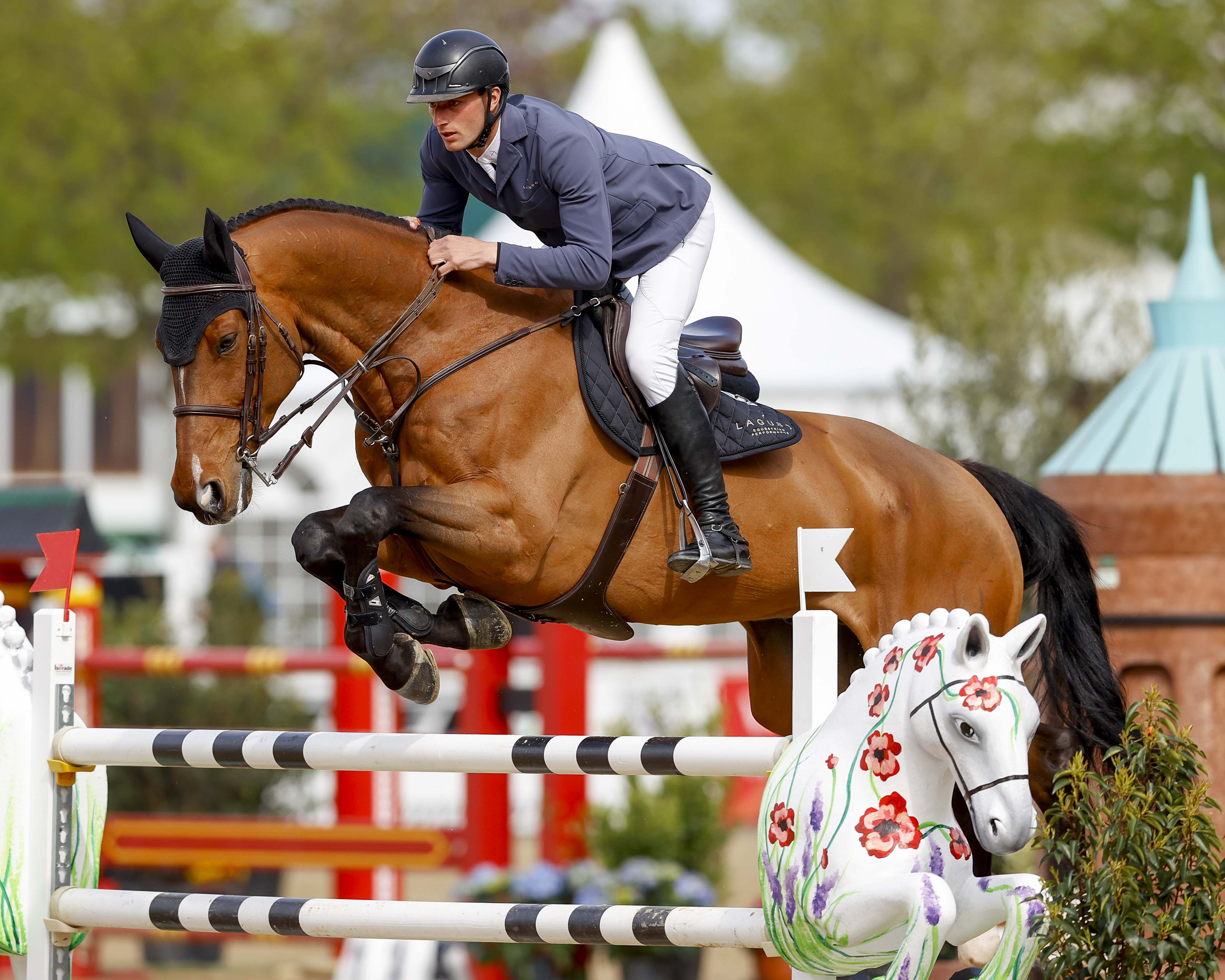 Richard Vogel hat in Mannheim auch das Weltranglistenspringen, den Preis der Stadt Mannheim gewonnen (sein dritter Sieg). Diesmal mit Ride Smart Never Walk Alone. © Sportfoto Lafrentz