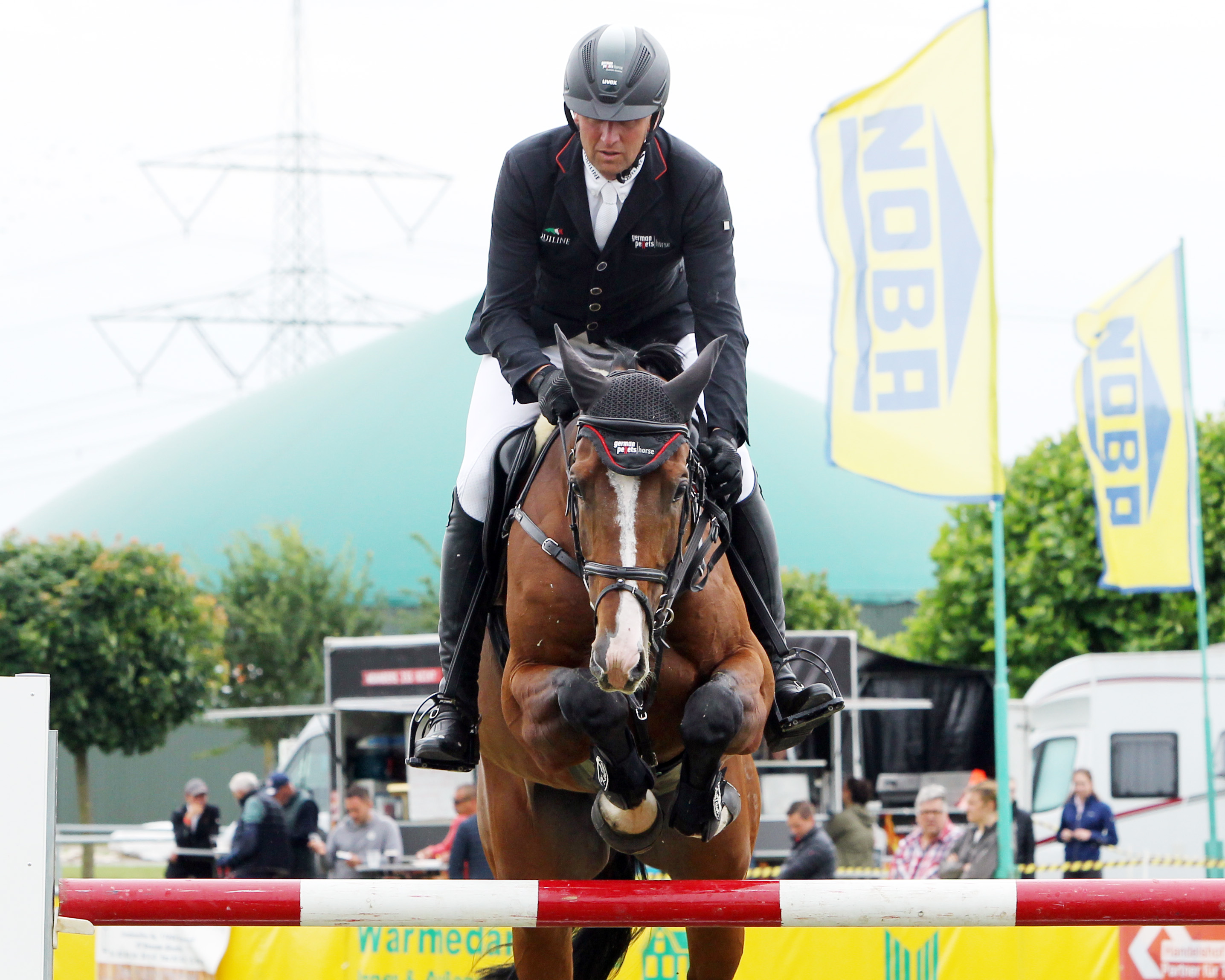 Der 13-jährige Hengst Contadur bescherte André Thieme im Drei-Sterne CSIO von Uggerhalne in Dänemark den Sieg im Finale der mittleren Tour und eine Platzierung in der Qualifikation zum Großen Preis auf Rang 9. © Jutta Wego