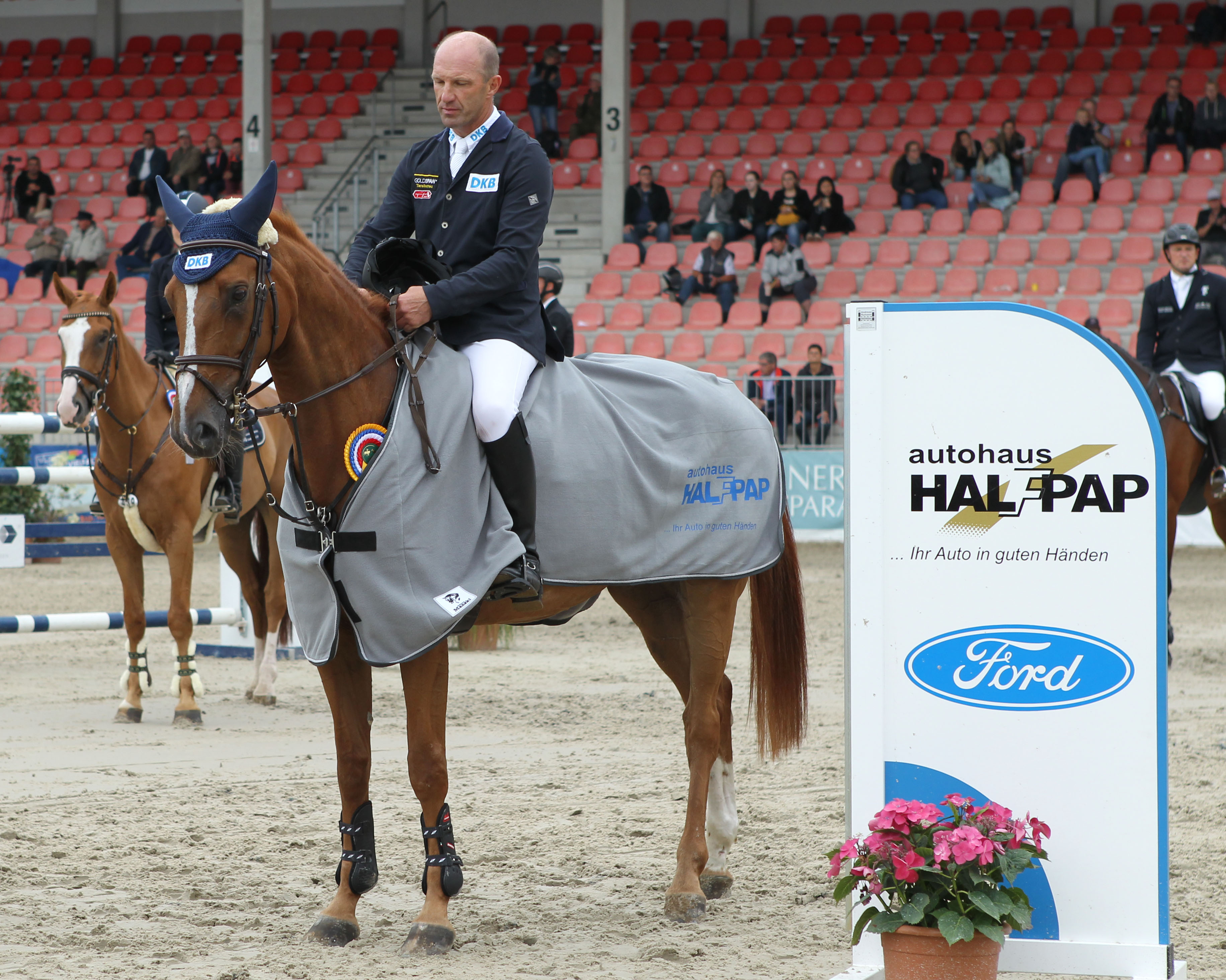 Sieger im Großen Zwei-Sterne-Preis des Autohauses Halfpap aus Eldena beim 30. Landesturnier 2019 im Landgestüt Redefin wurde Holger Wulschner (Groß Viegeln) auf Dorette. © Jutta Wego