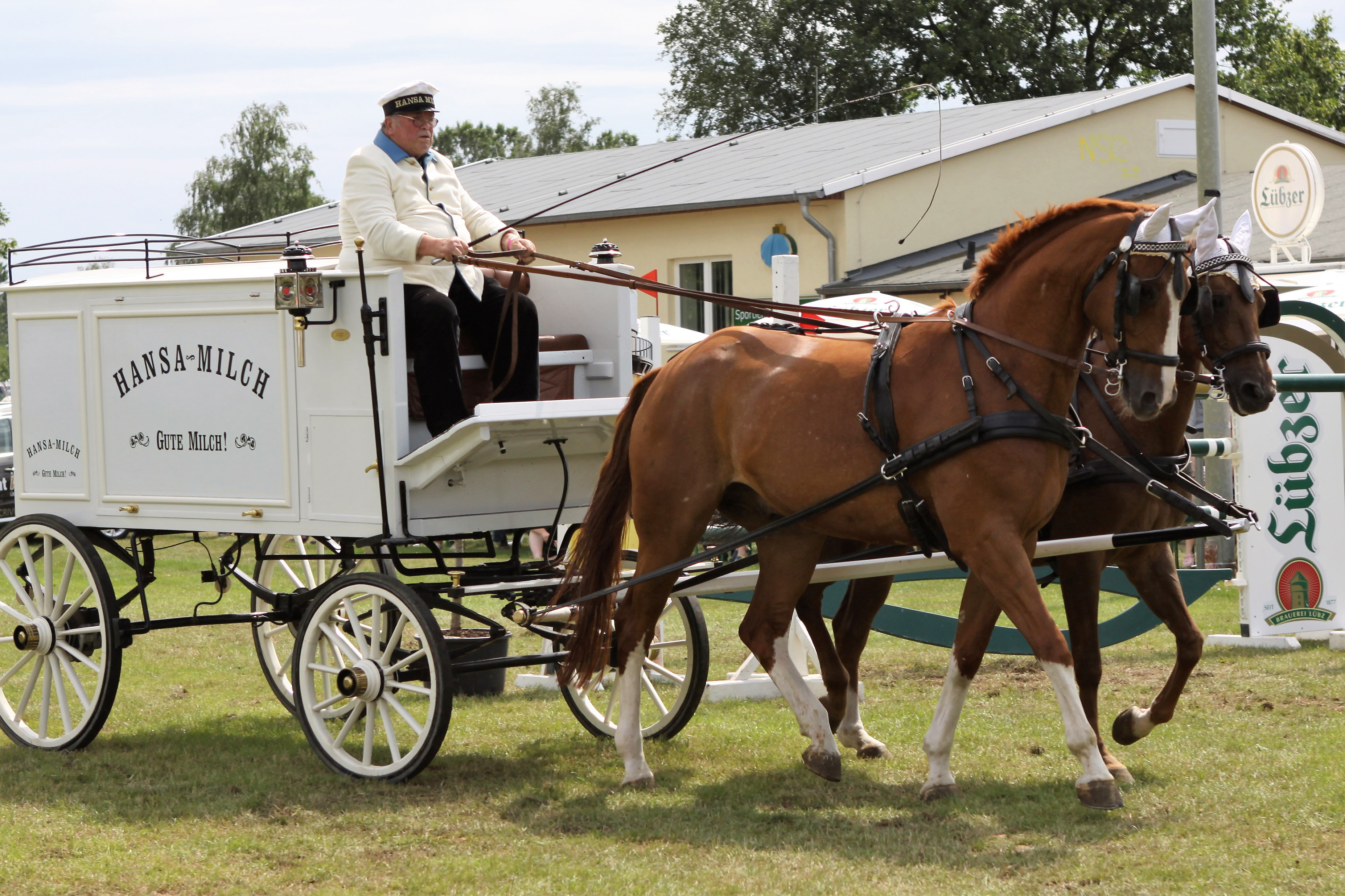 Viele Jahre hat Hans-Joachim-Dittberner den HANSANO Wagen auf Veranstaltungen aller Art präsentieret. © Jutta Wego