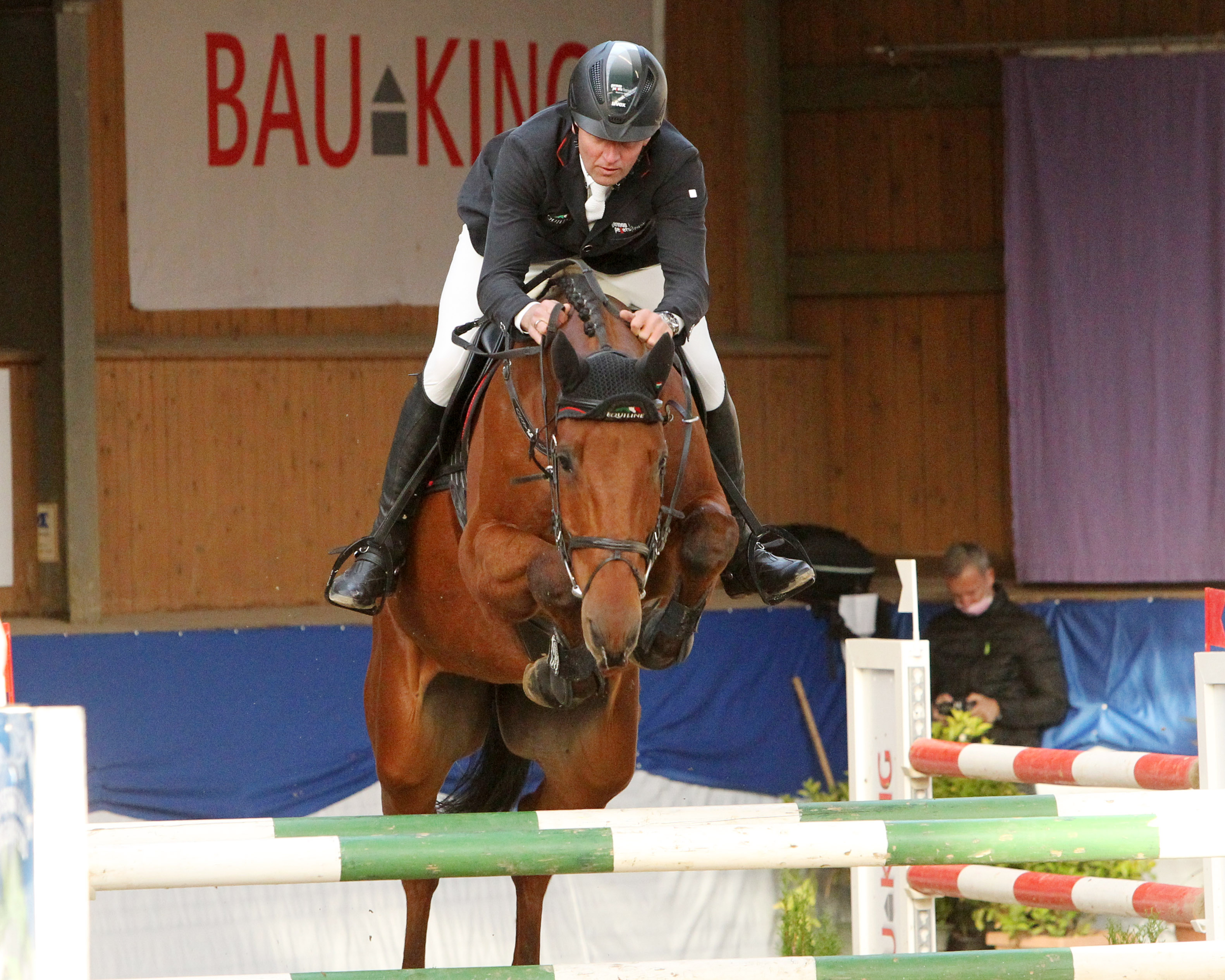 Mit dem 10-jährigen Conoglio x Chacco-Blue Sohn Conacco wurde André Thieme (Plau) im Großen Preis der Christmas Jumping Trophy im sachsen-anhaltinischen Prussendorf Zweiter. © Jutta Wego