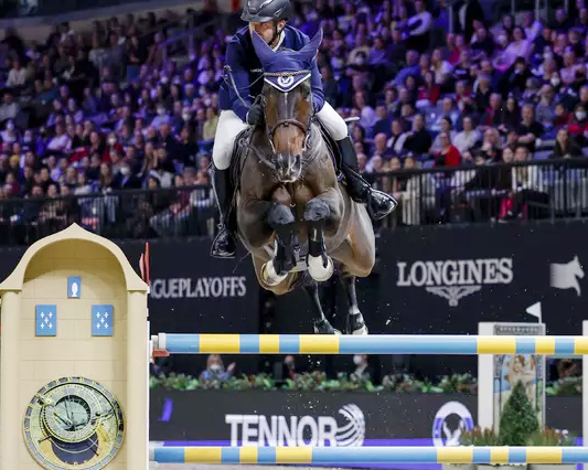 Philipp Weishaupt hat mit Coby das Weltcupspringen in Riad gewonnen. © Lafrentz