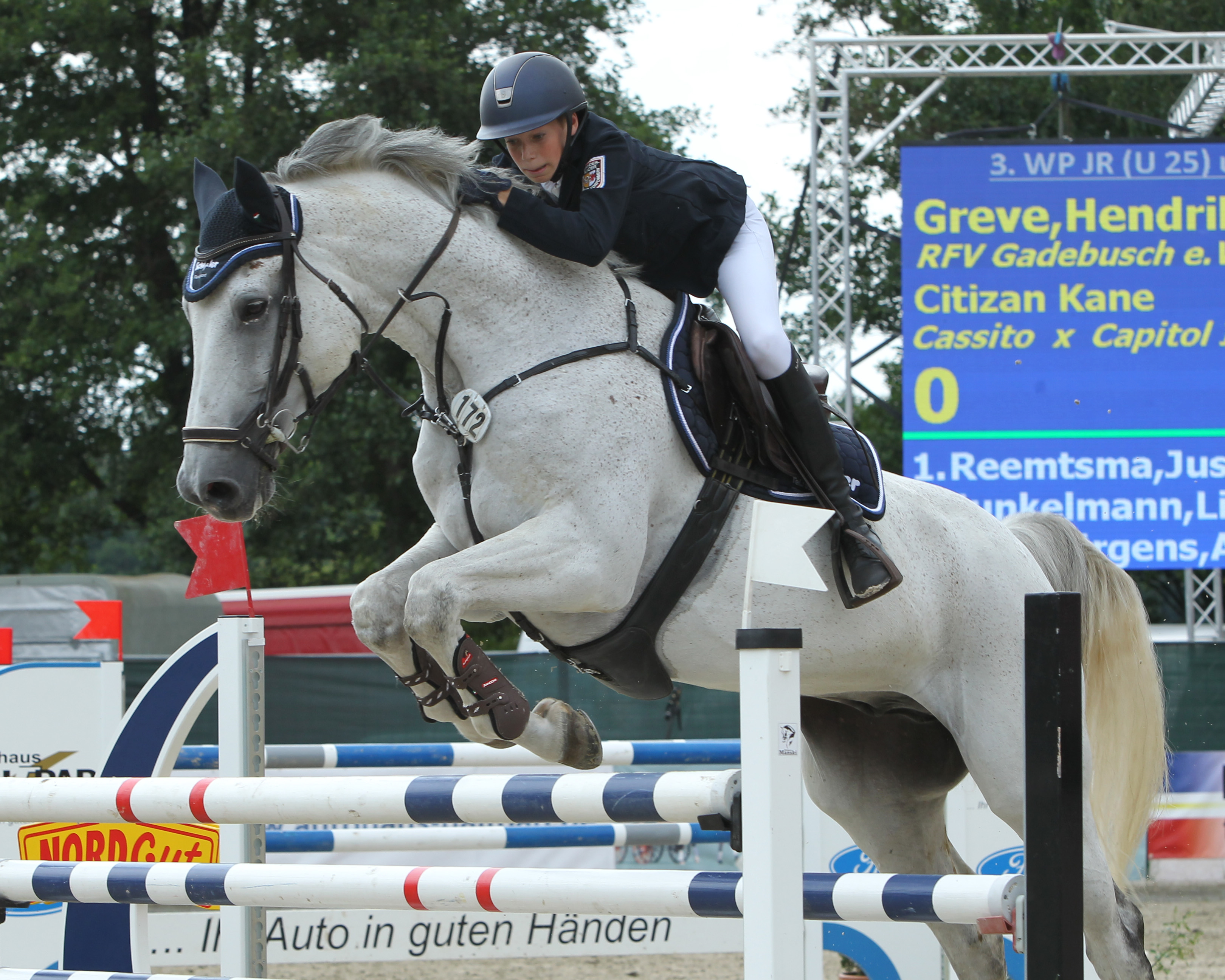 Erst 16-Jahre alt ist Hendrik Greve aus Rodenwalde bei Wittenburg (hier auf Citizan Kane) und war stolz, dass er sich gegen die älteren Reiterkollegen für das Finale der U25 Future-Tour qualifiziert hatte. Doch Corona macht die Freude zunichte. ©Jutta Wego