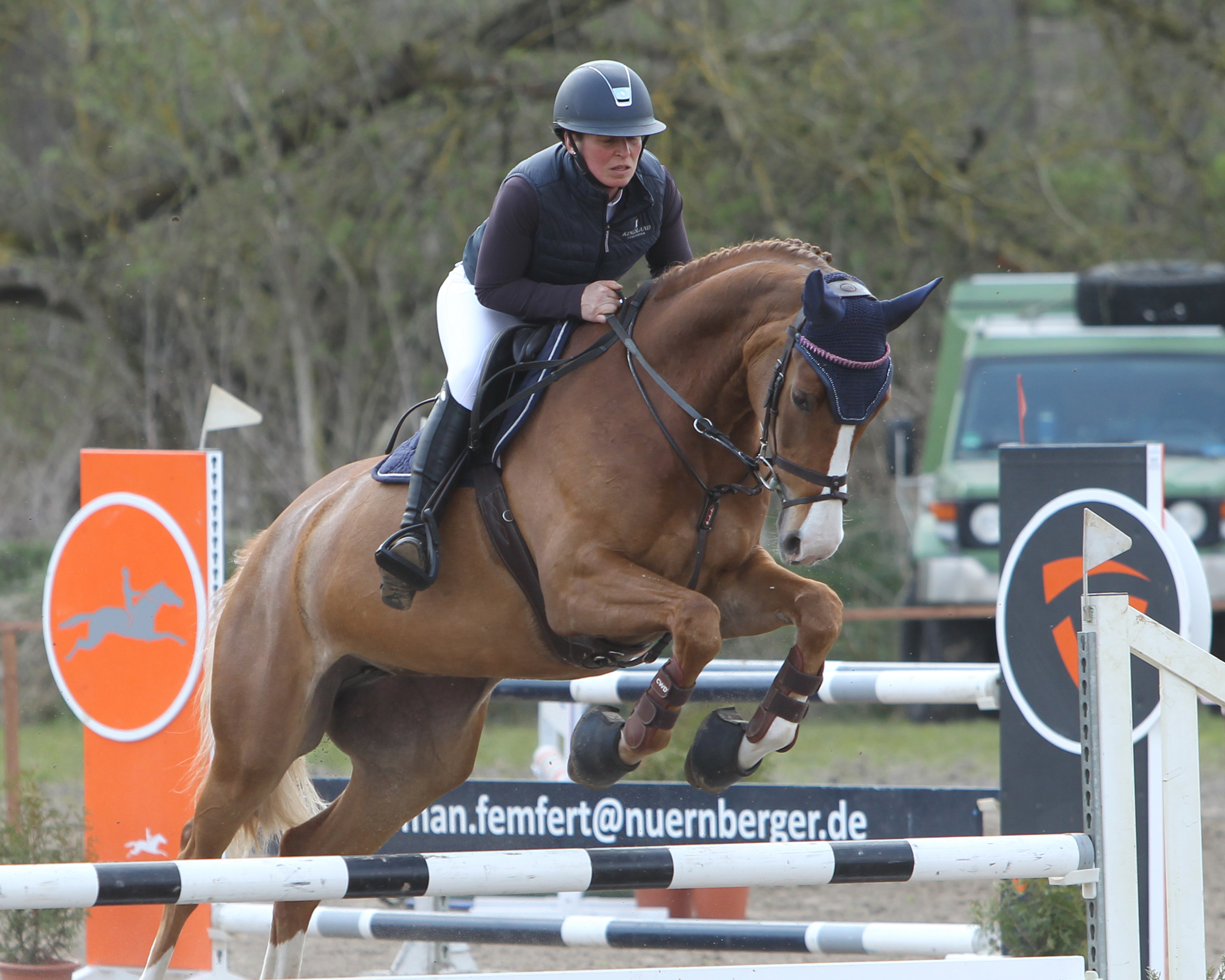 Julia Juhnke vom Kastaniemhof Cramon gewann in Göhren-Lebbin das L-Stilspringen mit Cabana II. ©Jutta Wego