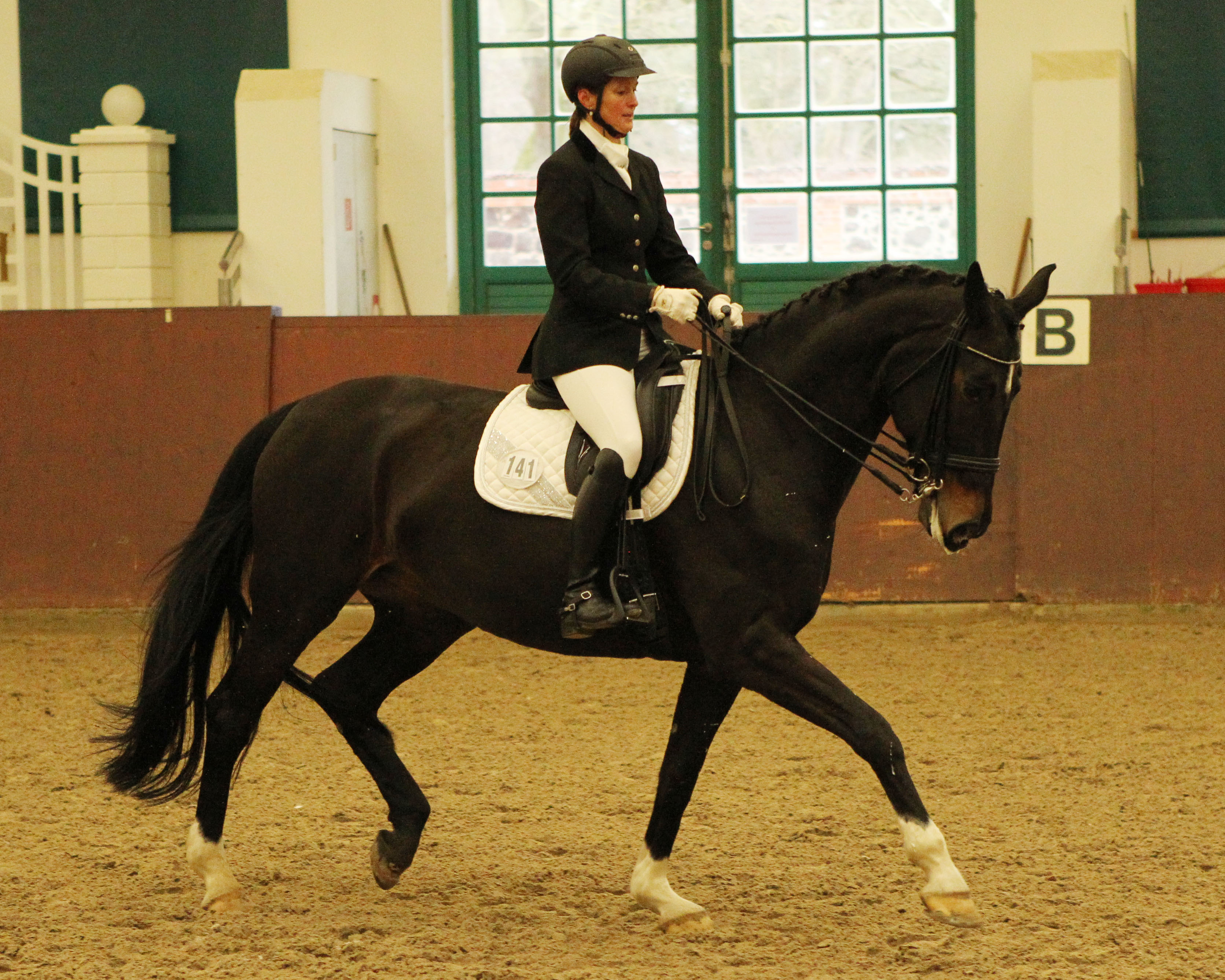 Sara Stöckert-Hilbrandt vom Landgestüt Redefin durfte sich über den Titel in der Championatsklasse L für Ü40 Reiter auf Pferden ohne S-Erfolge freuen. © Jutta Wego
