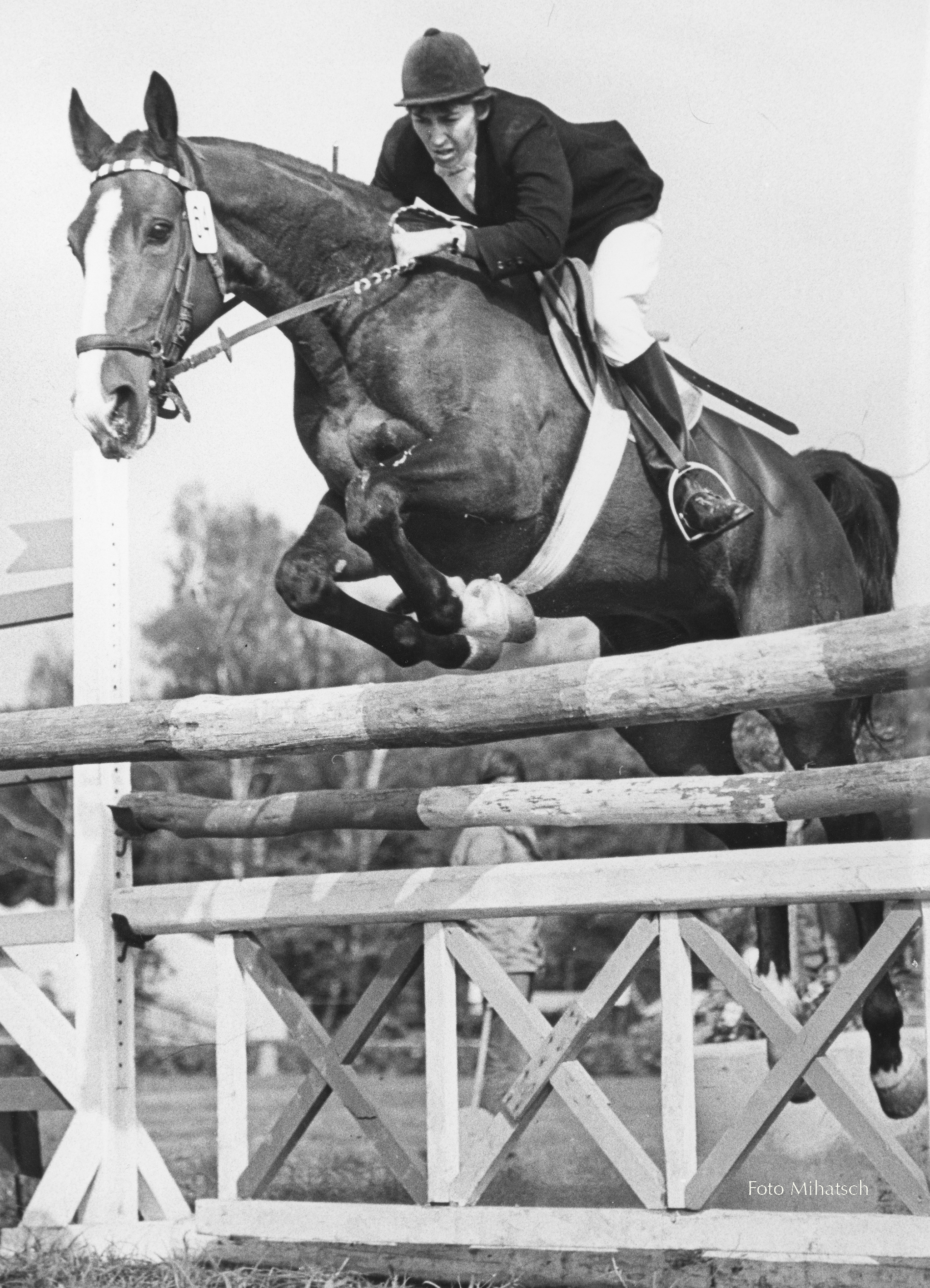 Von 1972 bis 1987 gelangen Hanna Preller neben 15 zweiten und dritten Plätzen elf DDR-Meistertitel in den Disziplinen Springen und Vielseitigkeit. Drei Titel holte sie sich mit Nancy II. © Mihatsch