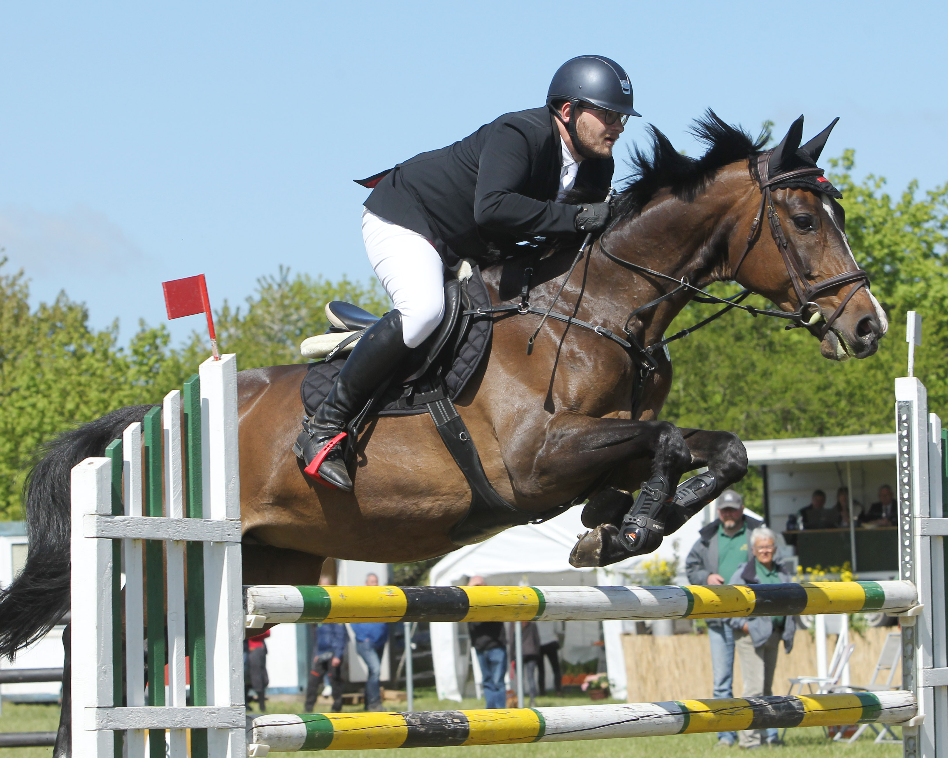 Florian Villwock gehörte zu den Besten im Springparcours und platzierte sich mit Arizona (Foto) und Lucatonie in den L-Springen. © Jutta Wego