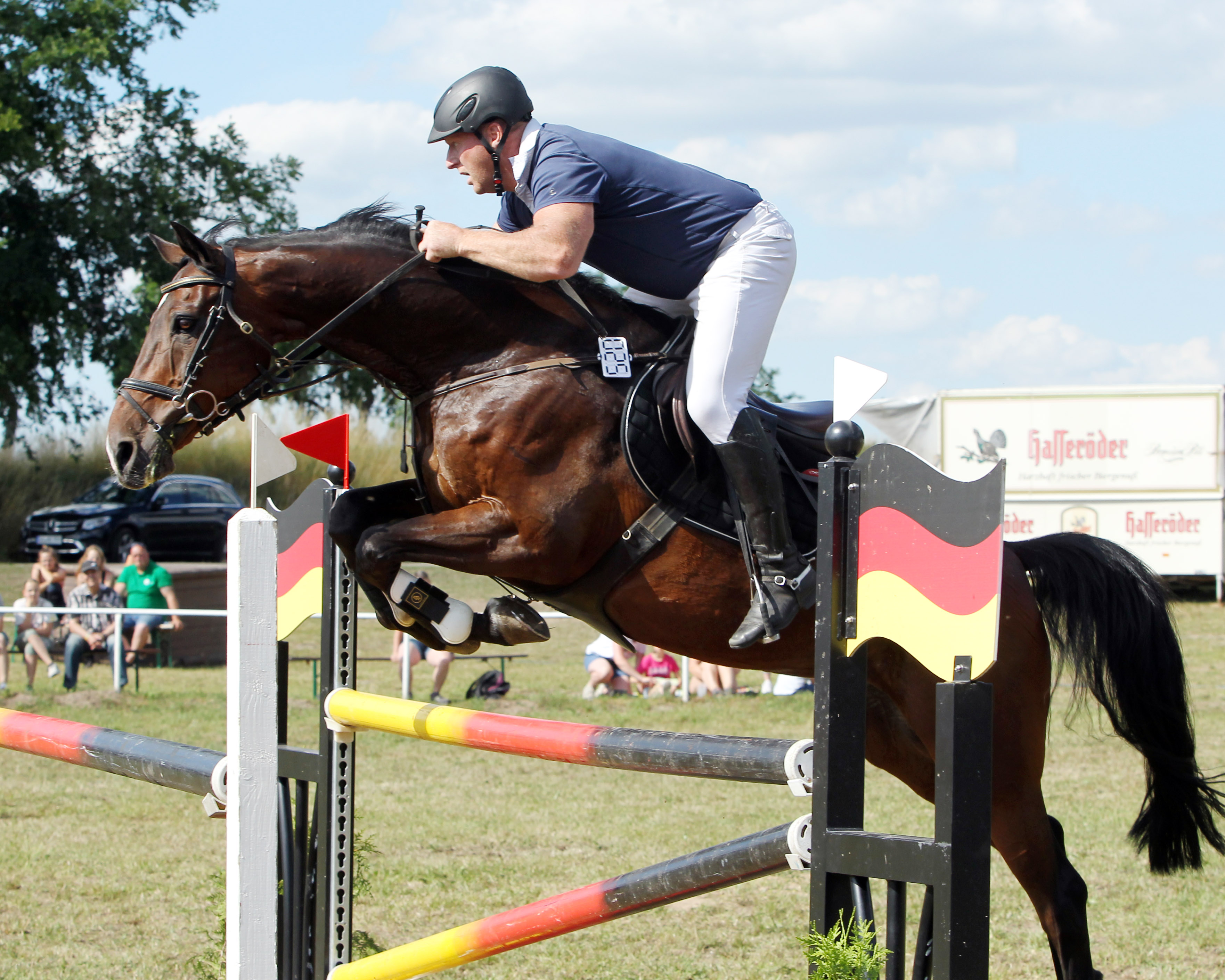 Das erste M-Springen in Spoitgendorf gewann am Samstag Mike Ortmann (Malchow) auf dem 13-jährigen Caillou. © Jutta Wego