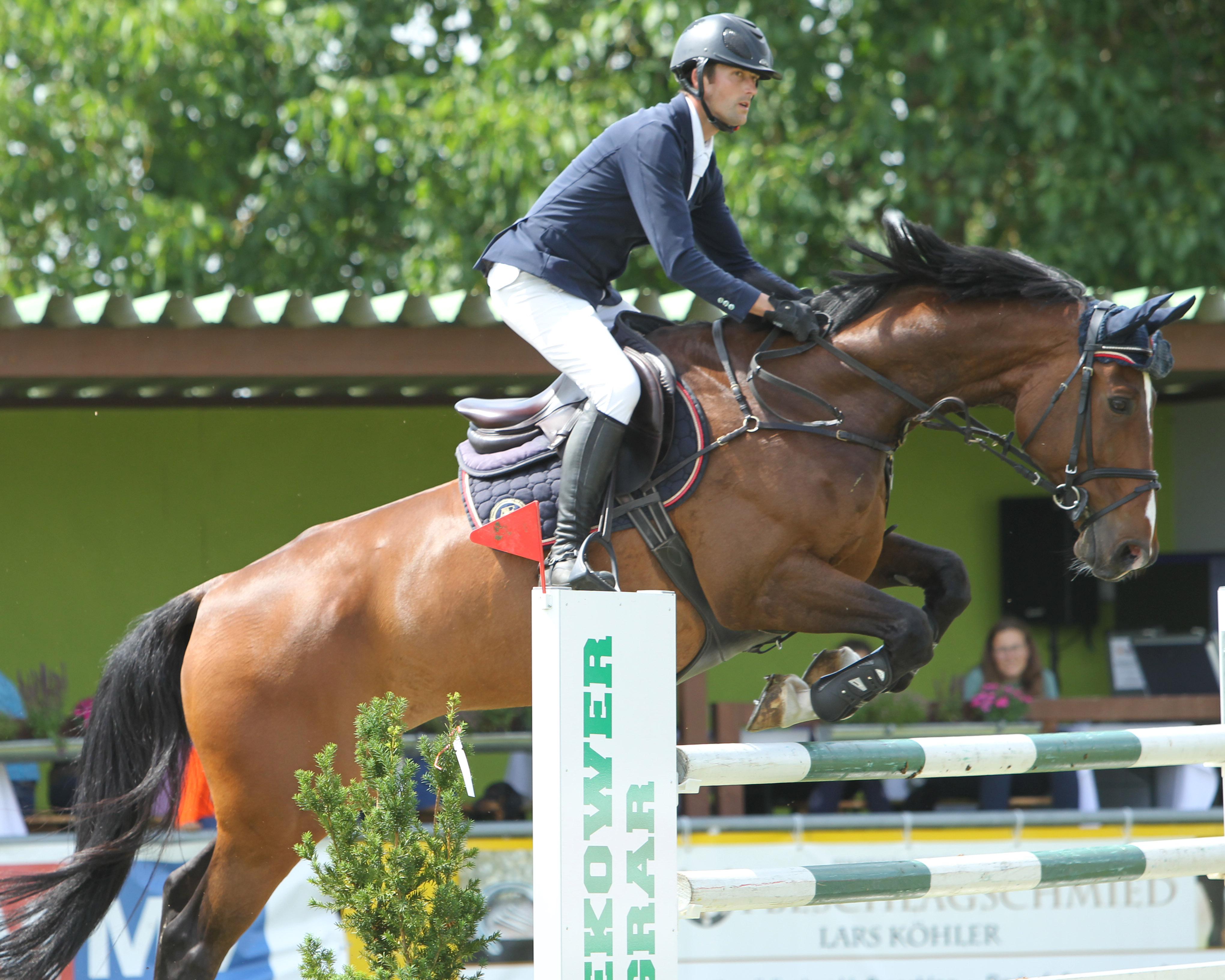 Das erste S-Springen am Freitag gewann Philipp Makowei (Gadebusch) mit Quester und kam mit For Friends und Lord Lucio zu weiteren Siegen. © Jutta Wego