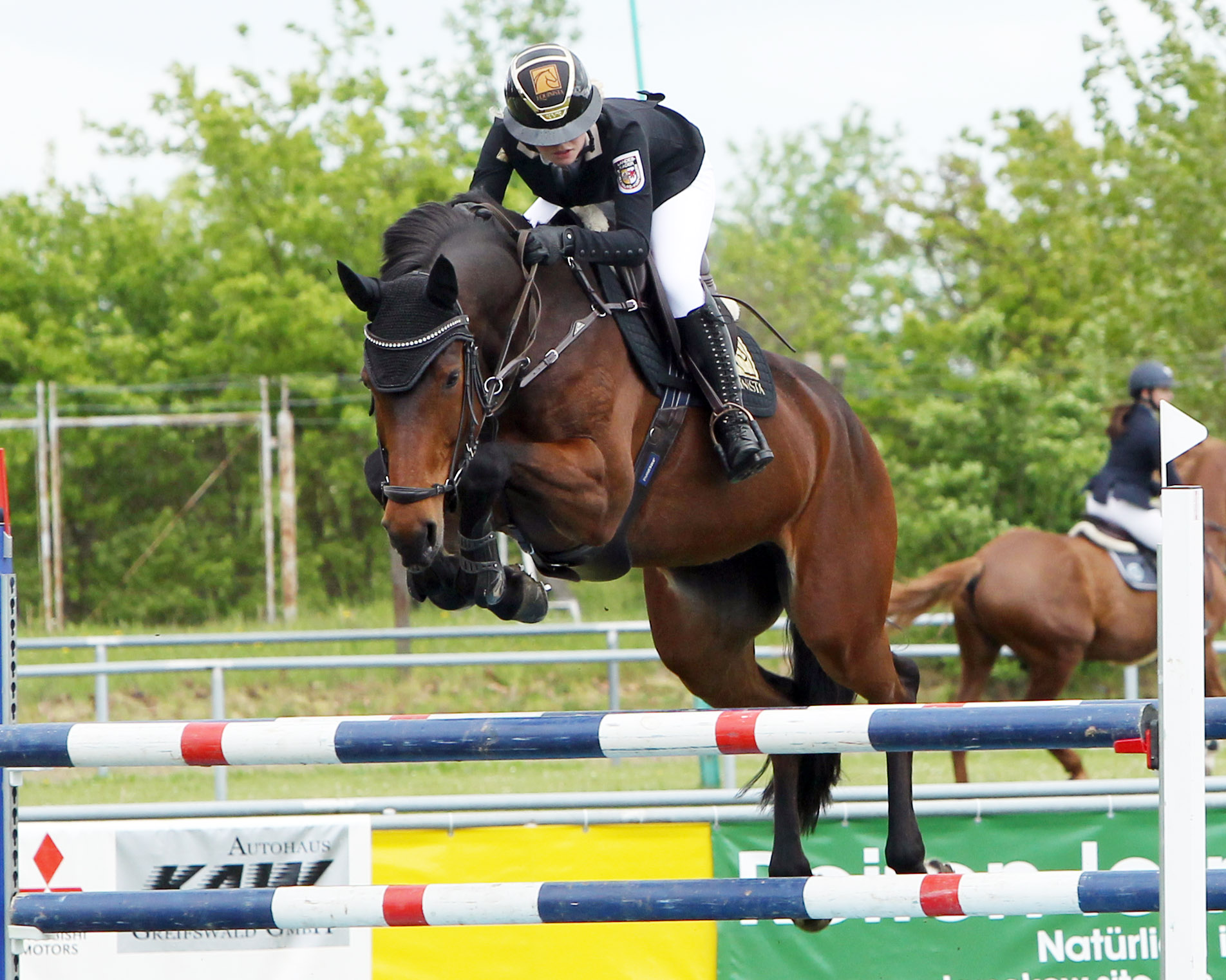 Das zweite Zwei-Sterne M-Springen sicherte sich mit Emma Wiktor (Trent) die mit 13 Jahren jüngste Teilnehmerin auf Clara. © Jutta Wego