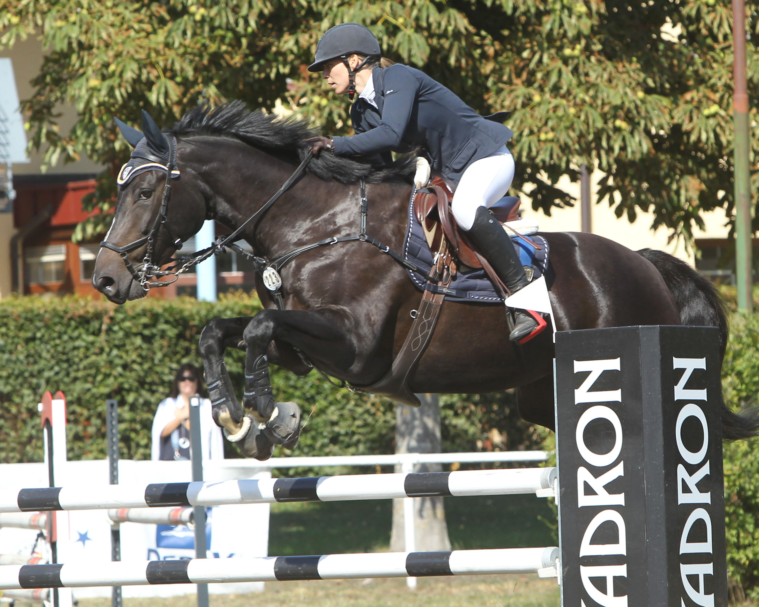 Paulin Binz, besser bekannt als Gramenz (Dubnitz) gewann mit Greta das M-Springen am Sonntag und wurde Dritte im Großen Preis. © Jutta Wego
