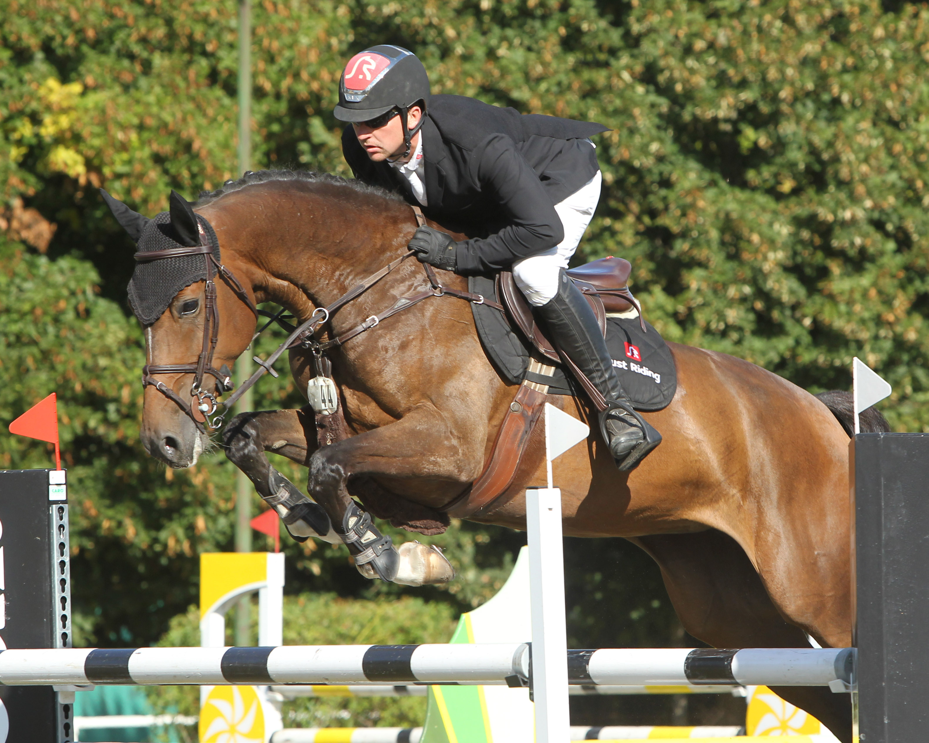In den Springpferdeprüfungen gewann Paul Wiktor (Trent) mit der 5-jährgen Mecklenburger Stute Bella (v. Balou Peggio) die zwei bedeutendsten Prüfungen. © Jutta Wego