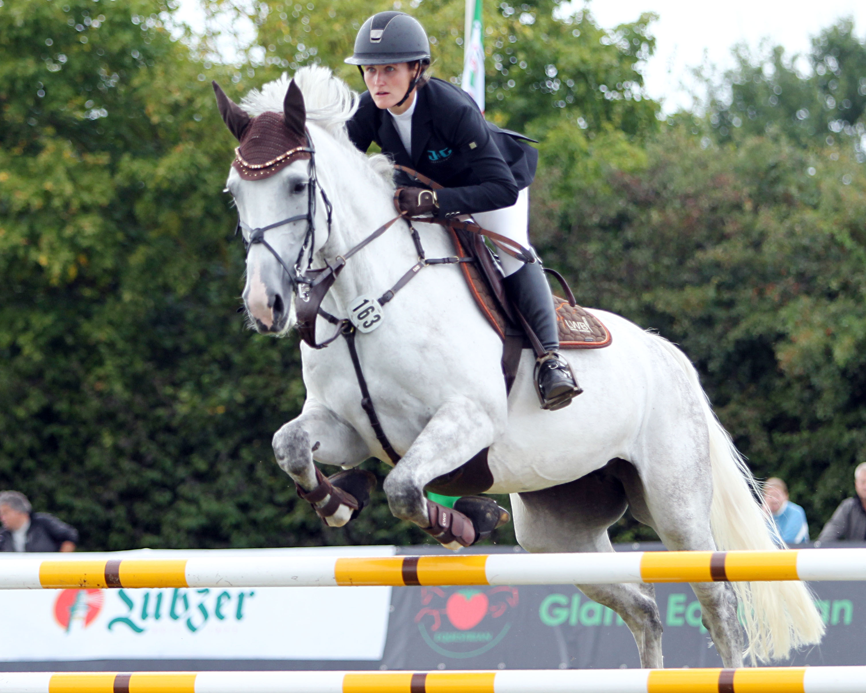 Anna Ebel-Jürgens hat mit der 9-jährigen Stute Discara in heimischer Halle den Großen Preis von Polzow gewonnen. © Archiv Wego