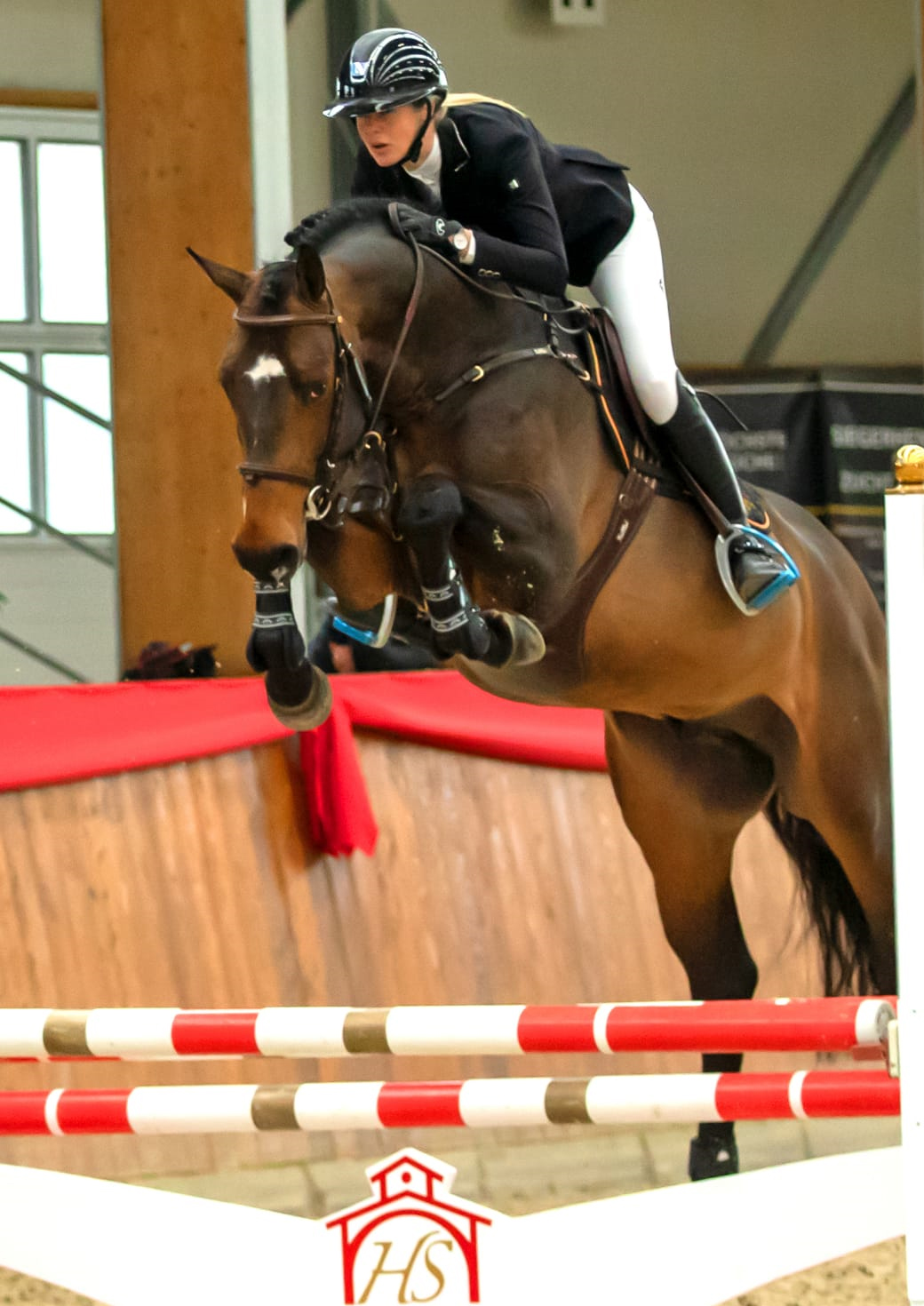 Der 4-jährige Highscore von Highstead White mit Denise Svensson.