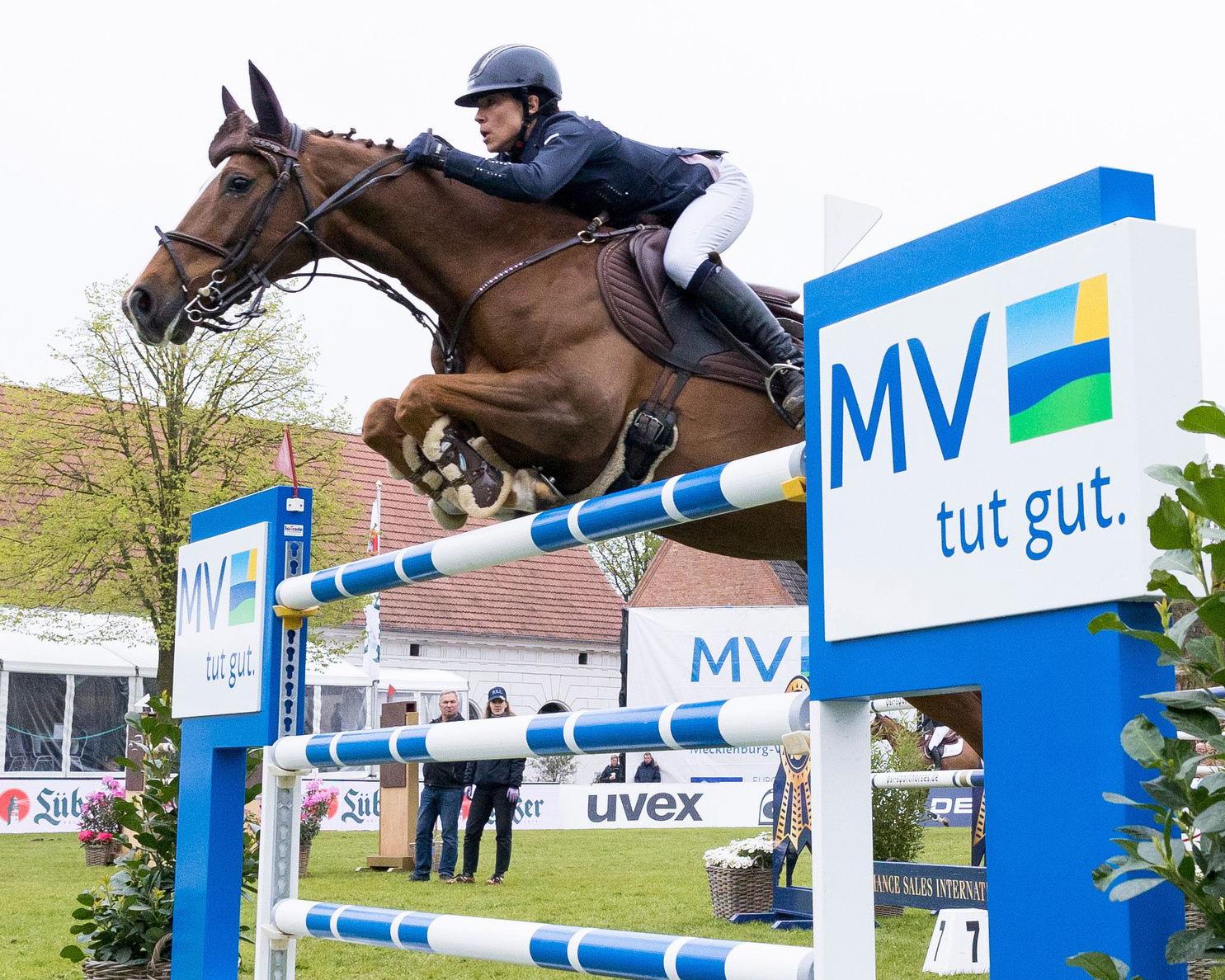 Siegerin im Championat von Redefin wurde die 40-jährige Mynou Diederichsmeier (Ahausen) mit der 12-jährigen Stute Quick and Fly. © Thomas Hellmann