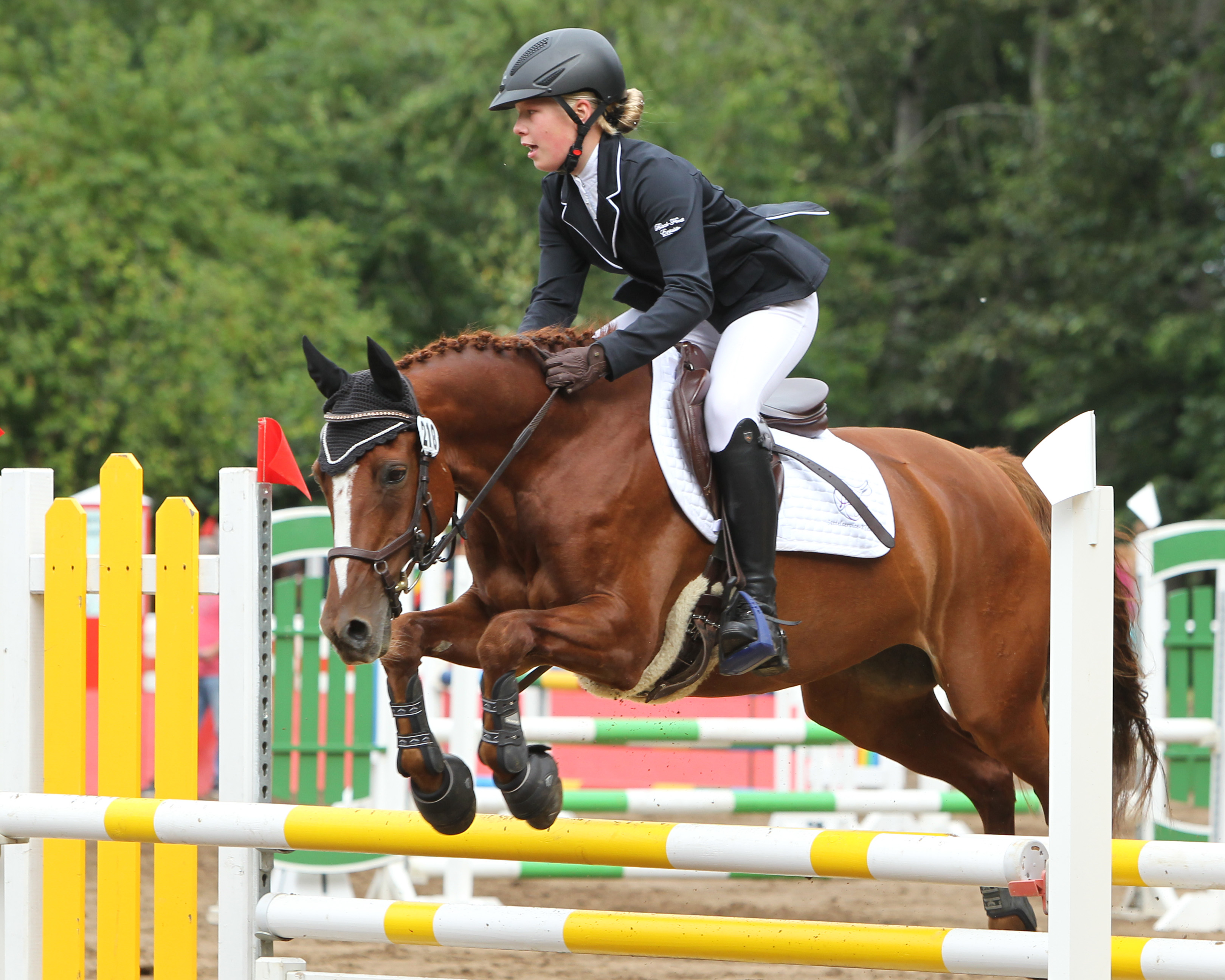 Die 14-jährige Maja Lina Rohlfing, deren Eltern den neuen Geländekurs in Bad Sülze geschaffen haben, gewann mit Pony Cool Man zwei A-Prüfungen. © Jutta Wego