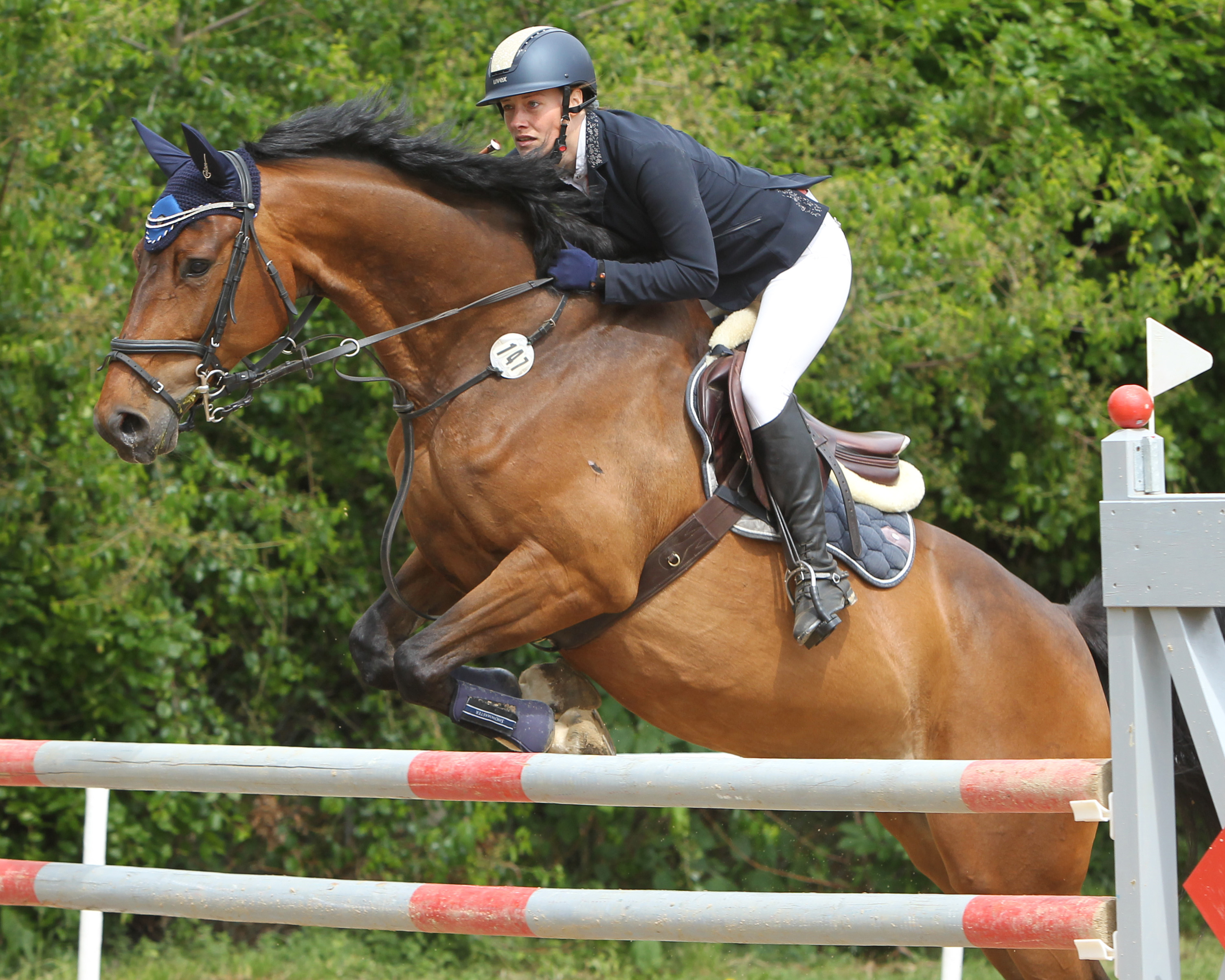Saira Getzin aus Dargun, die wie Hanna Schanket für den PSC Tenze reitet, gewann mit Crunch Girl das Zwei-Phasen-Springen Klasse L. © Jutta Wego