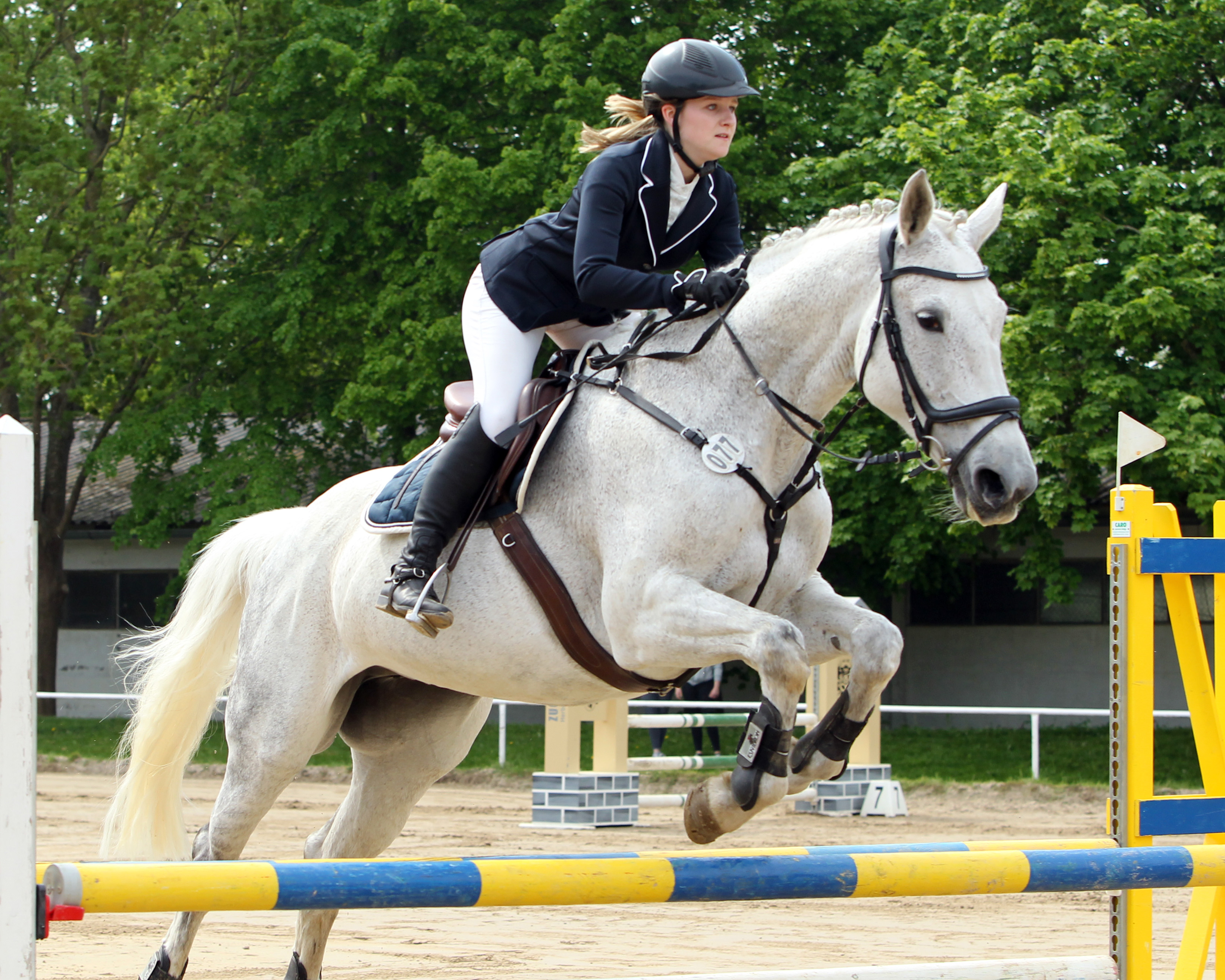 Die 19-jährige Luisa Prüter vertrat den Gastgeberverein und holte sich im A-Springen am Sonntag auf Chenoa den 2. Platz. © Jutta Wego