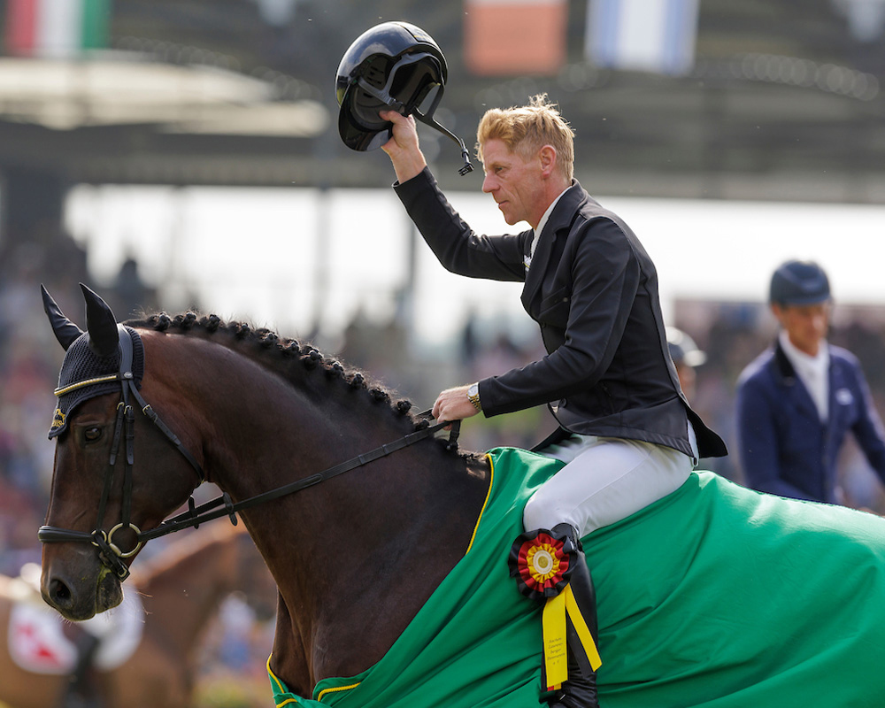 Marcus Ehning und Stargold gewinnen den Großen Preis von Aachen 2023. © Lafrentz