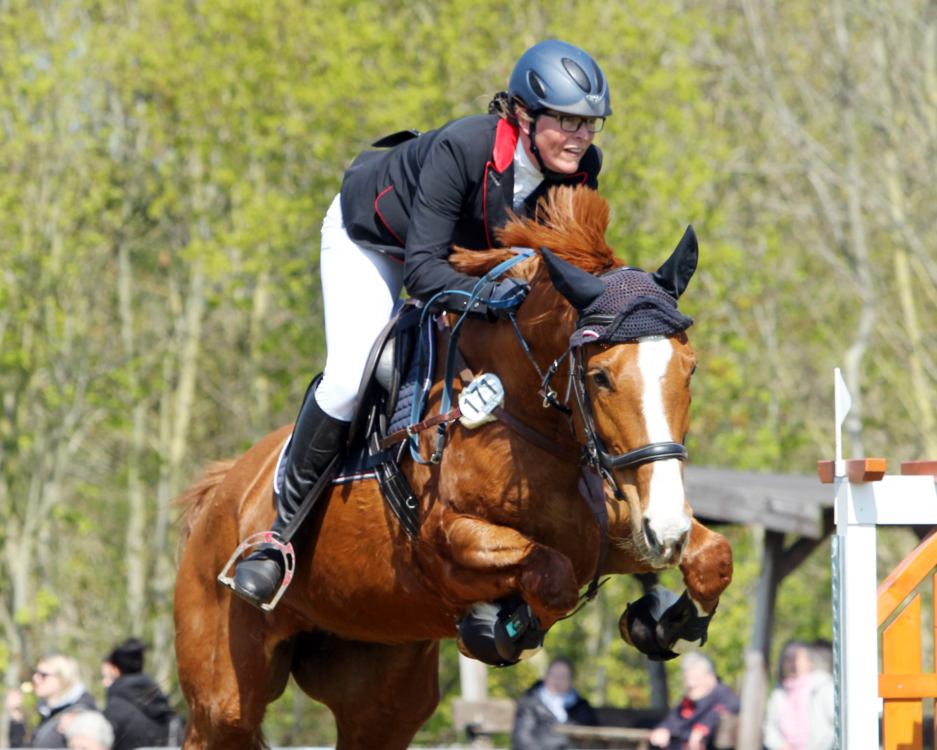 Julia Schweitzer aus Dierhagen gewann in Kasselvitz auf Lithana Deux das Zwei-Phasen-Springen Klasse A2*. © Archiv Wego
