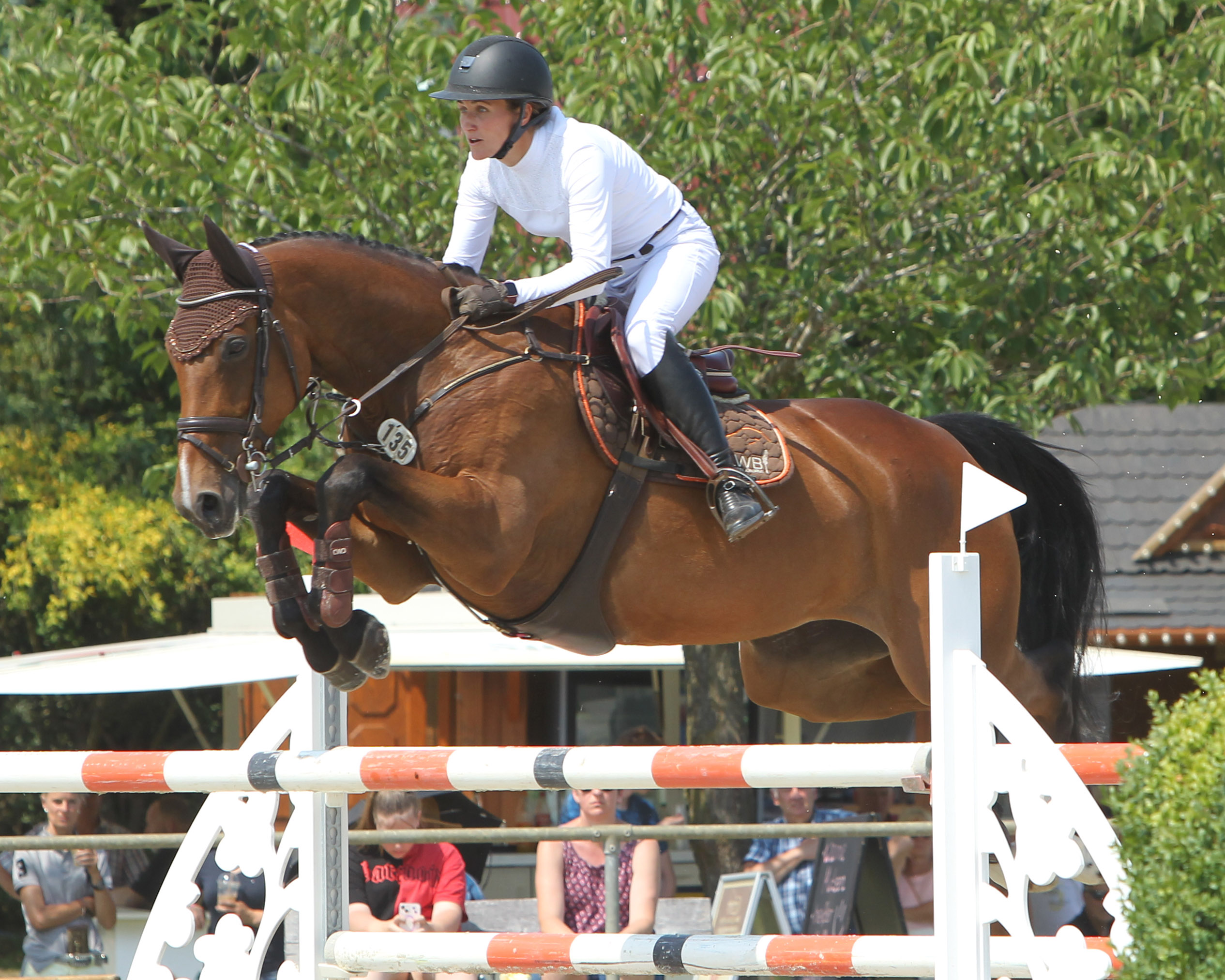 Die 36-jährige Anna Ebel-Jürgens gewann mit Chaccolina das Championat, ein S-Springen, kam zu zwei weiteren Siegen und holte sich insgesamt 11 Preisschleifen. © Archiv Wego