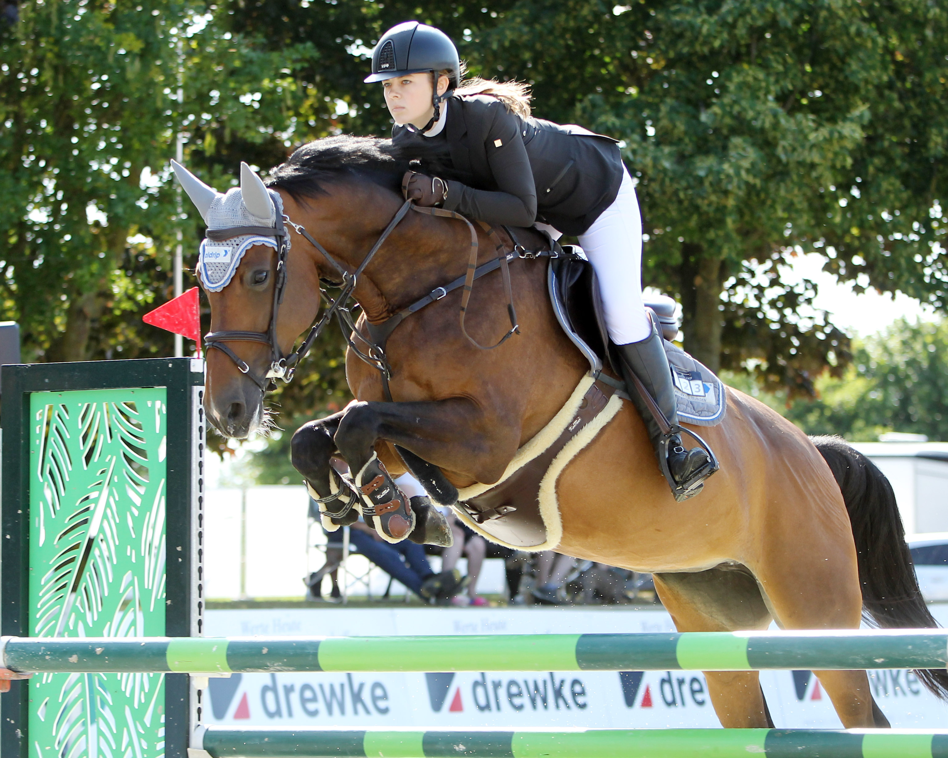 Mit dem 2. Platz im Großen Preis auf Celeste de Trebox (Foto) und dem 3. auf Söckchen landete die 16-jährige Anni-Chalott Schmidt einen großen Erfolg. © Archiv Wego